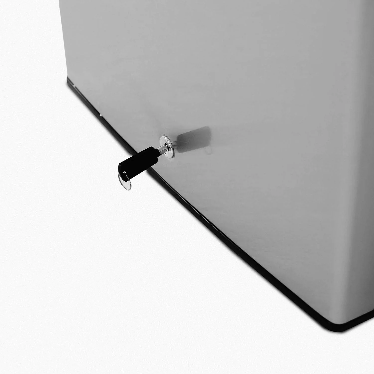 21" Compact Fridge 4.2c Summerset - Image 5