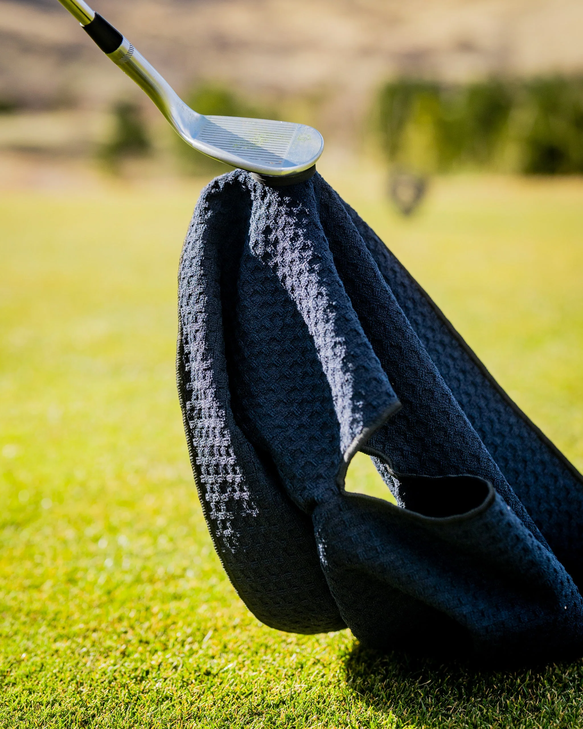 Magnetic Towel - Black - Image 4