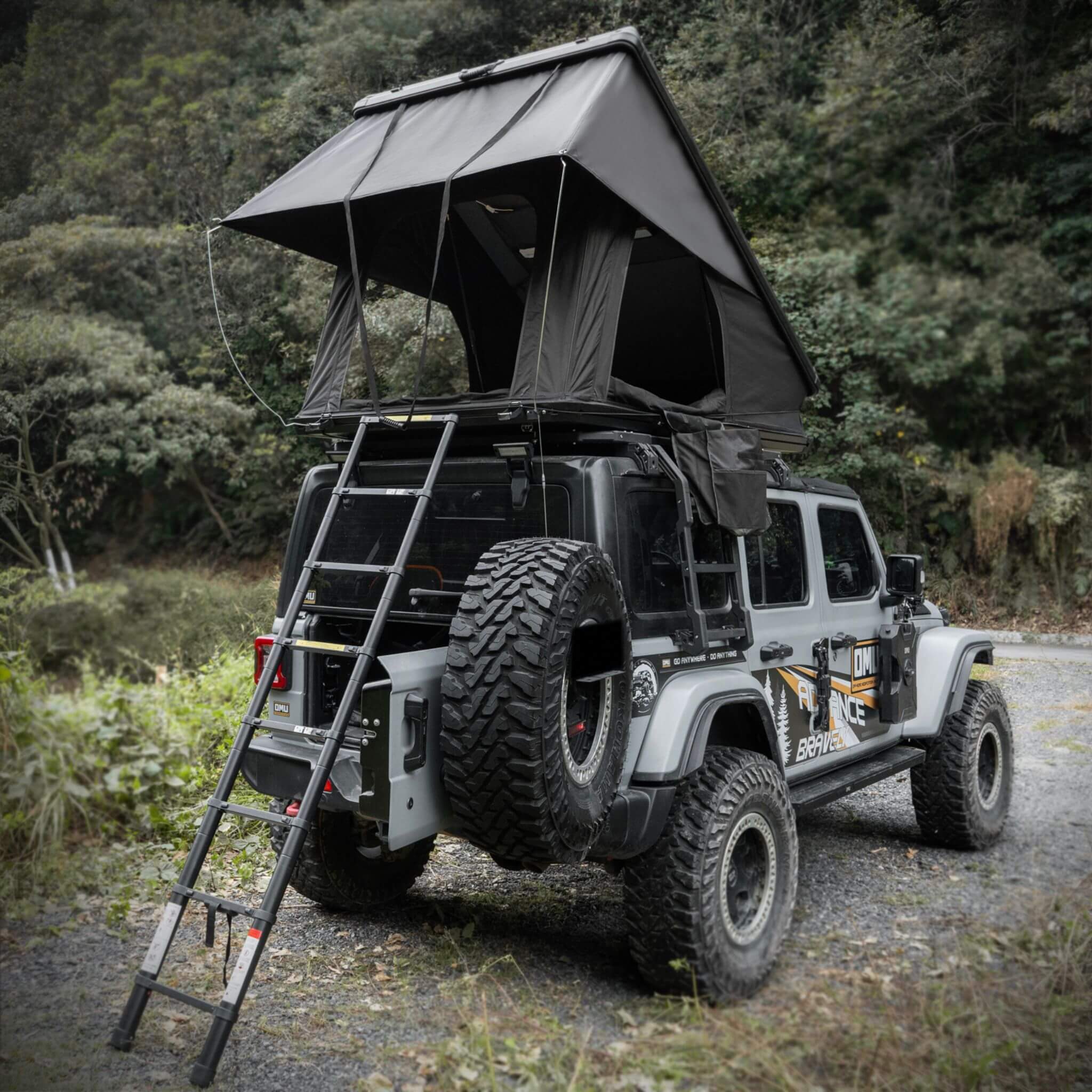 Trailora Heavy-Duty 2-3 Person Hardshell Rooftop Tent With Ladder - Image 8